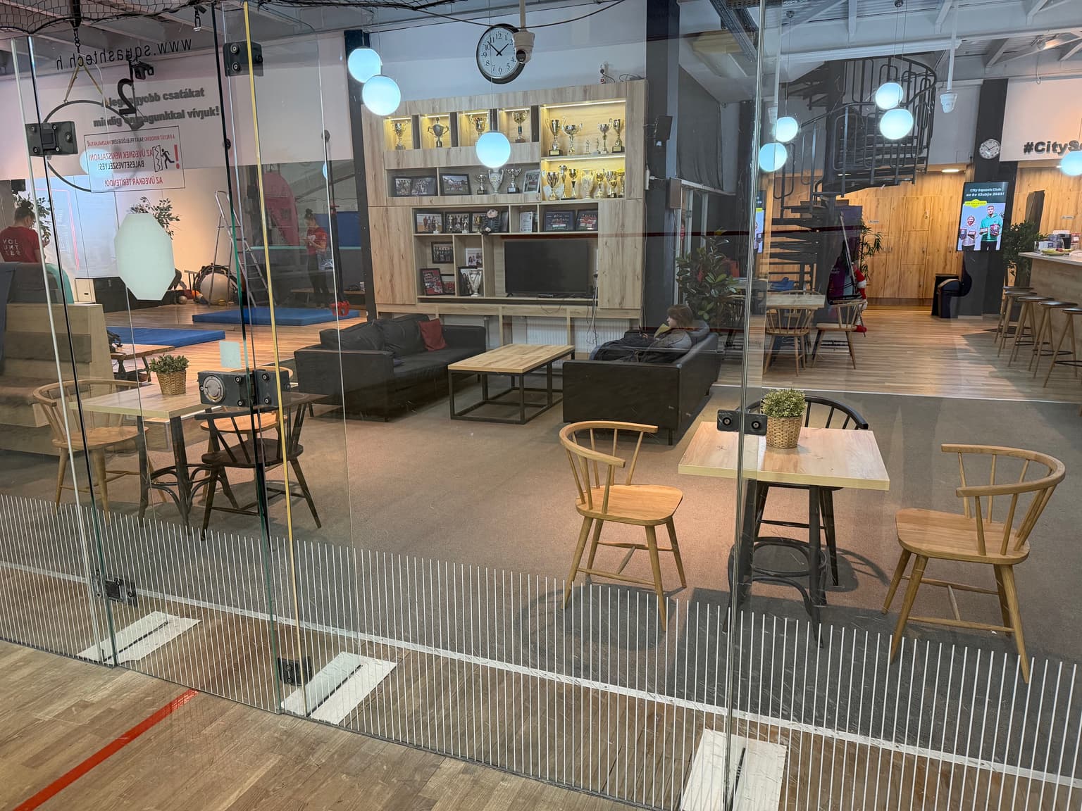 Új székekkel szépültünk